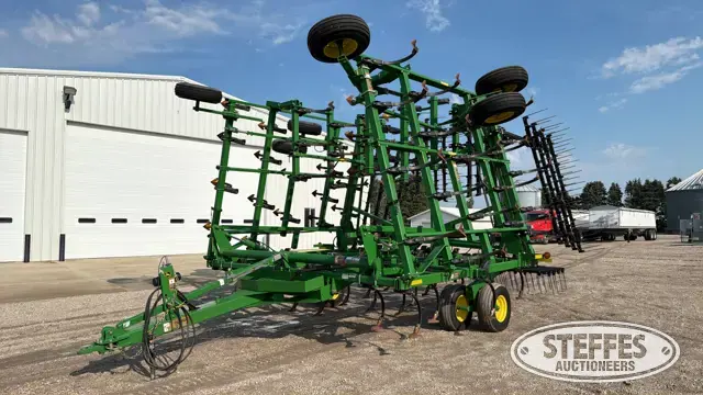 2014 John Deere 2210L
