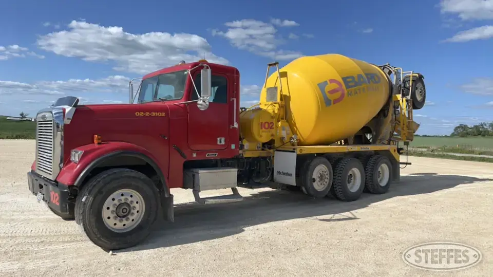 2002 Freightliner FLD120 Classic Mixer Truck