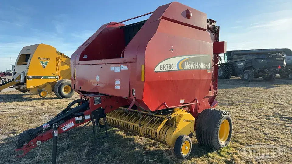 2006 New Holland BR780A Round Baler