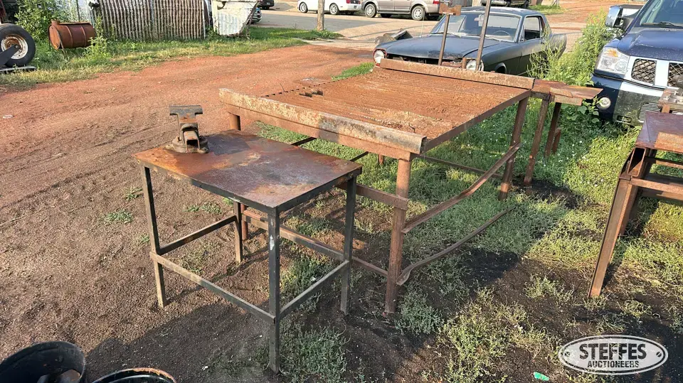 (3) Welding tables