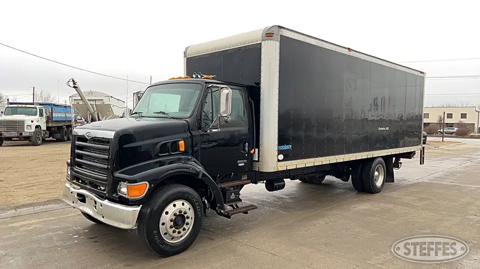2000 Sterling L7501 Single Axle Boxed Truck