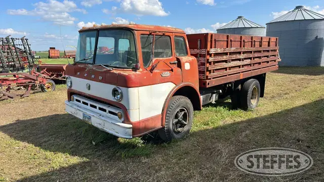 1964 Ford F700