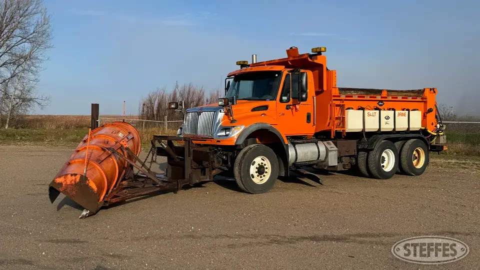 2007 International 7600 Plow-Spreader Truck