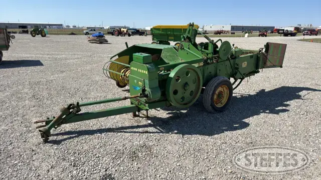 John Deere 24T