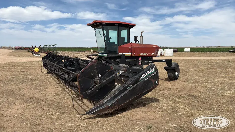 1996 MacDon 9300 Turbo Self-Propelled Windrower