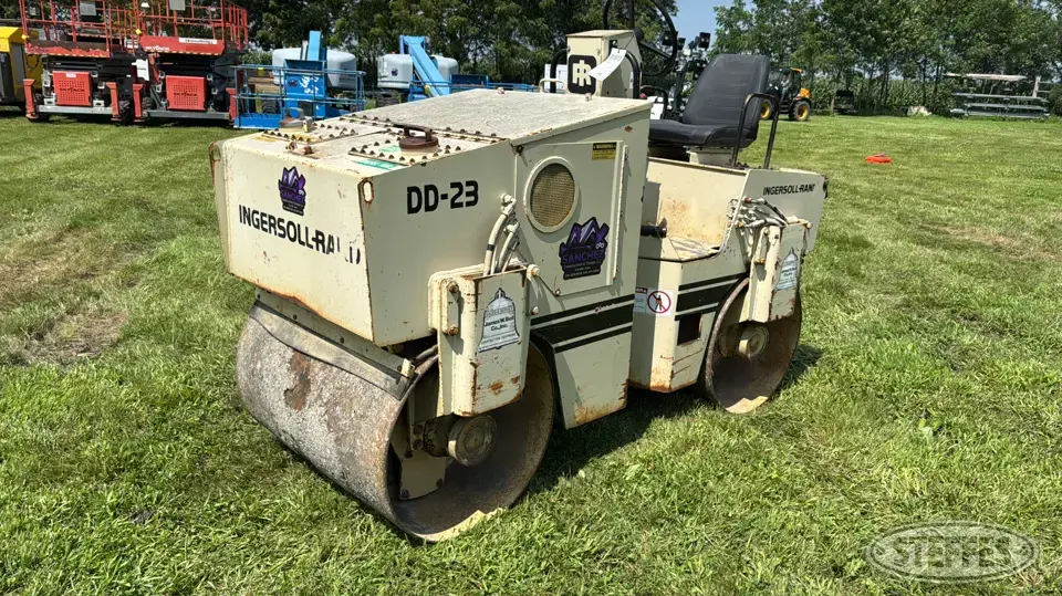 1988 Ingersoll Rand DD-23 Self-Propelled Tandem Compactor