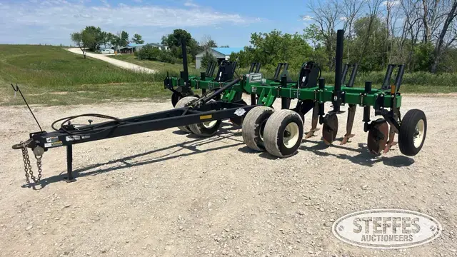 2010 Unverferth Zone-Builder 130