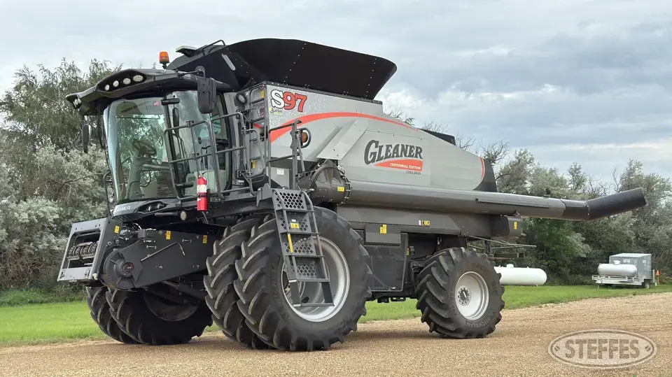 2023 Gleaner S97 Combine