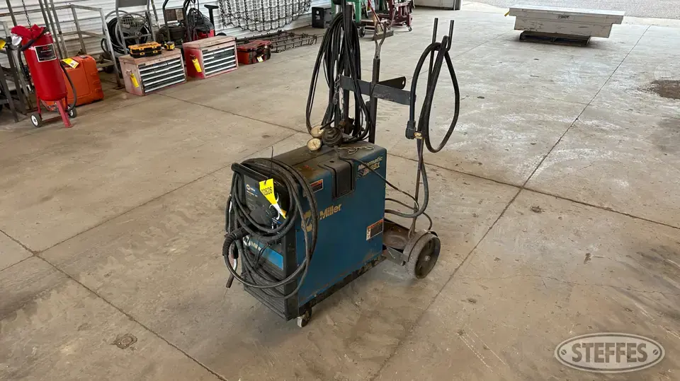 Miller Millermatic 251 Welding