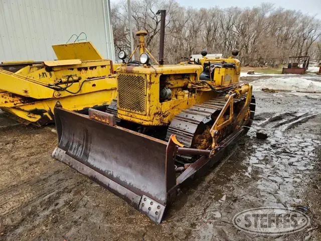 Caterpillar D4