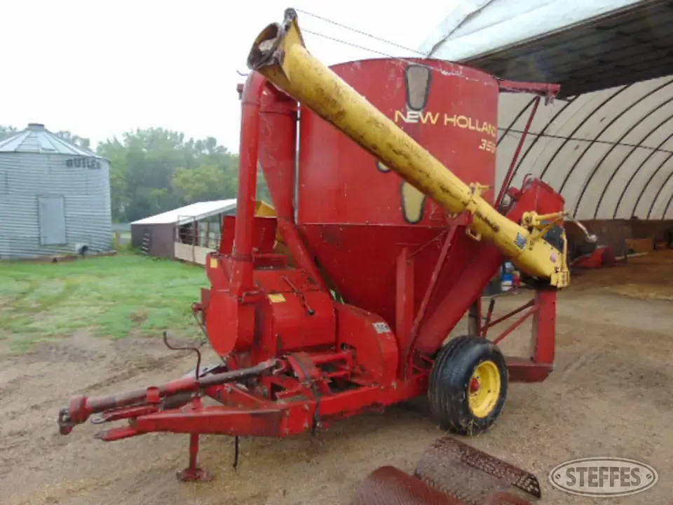 New Holland 355 Forage Processing