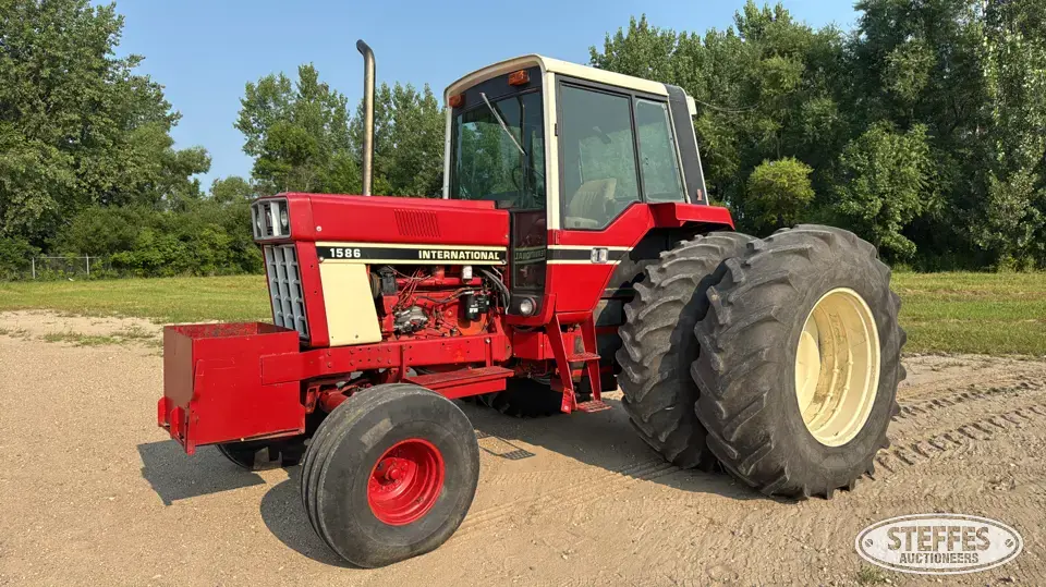 1979 International 1586 2WD Tractor