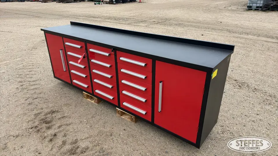 Tool cabinet Storage and Bench