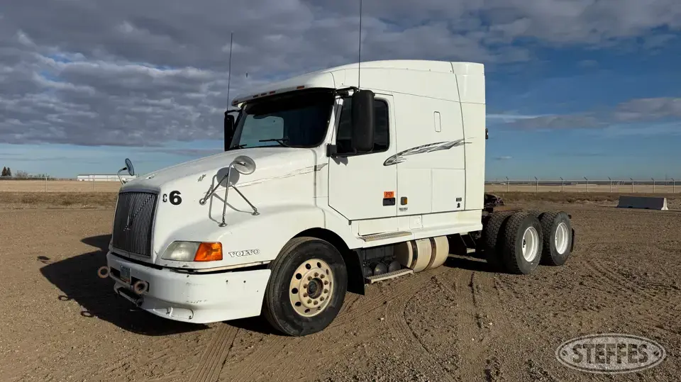 2000 Volvo VNL Conventional Truck with Sleeper