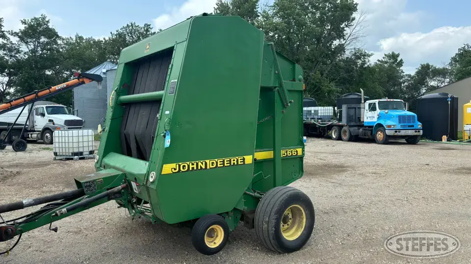 1997 John Deere 566 Round Baler