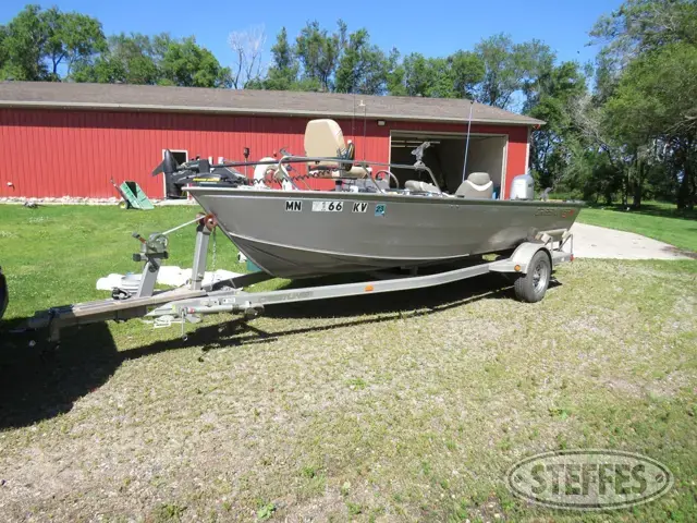 2004 Crestliner Canadian 18