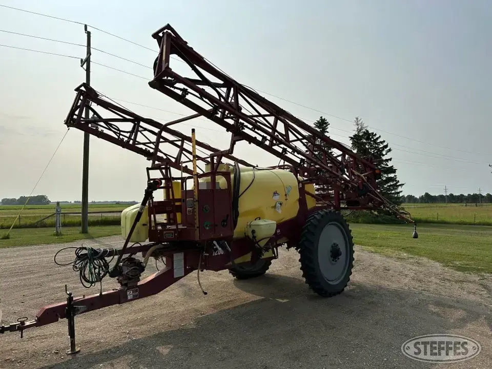 2005 Hardi Commander 1200 Pull-Type Sprayer