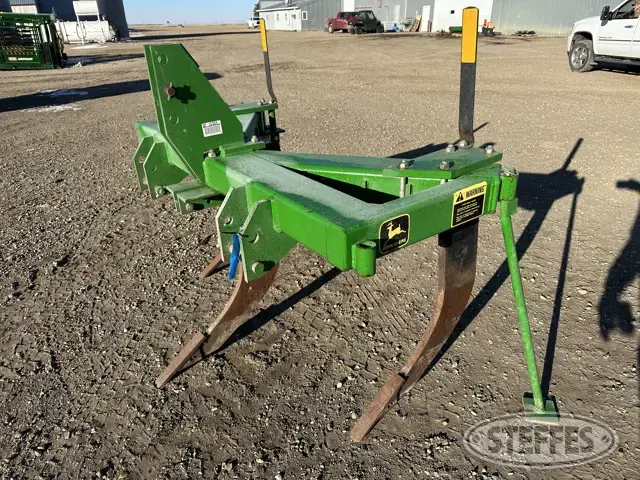 John Deere 913