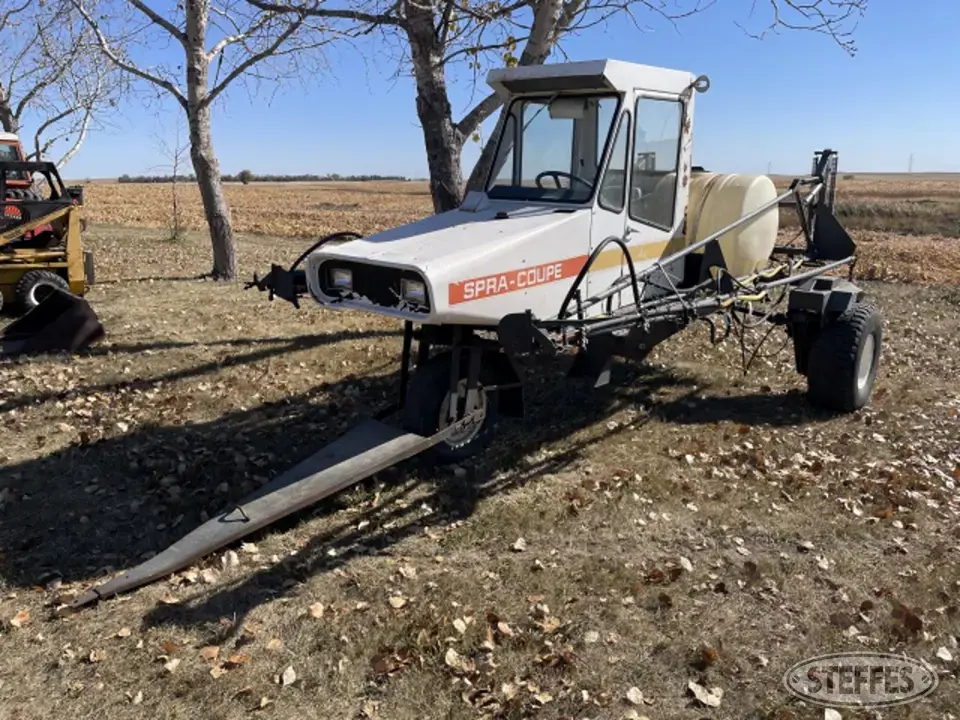 Melroe 115 Self-Propelled Sprayer
