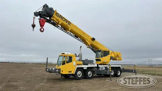 2004 Grove TMS700E