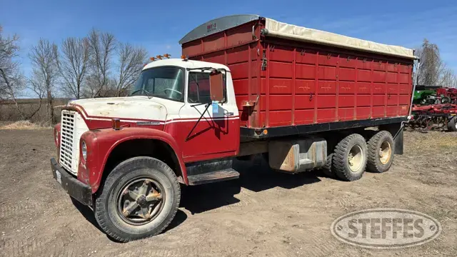 1969 International Loadstar 1800