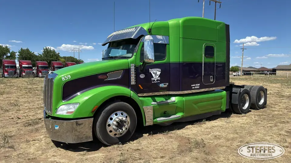 2019 Peterbilt 579 Conventional Truck with Sleeper