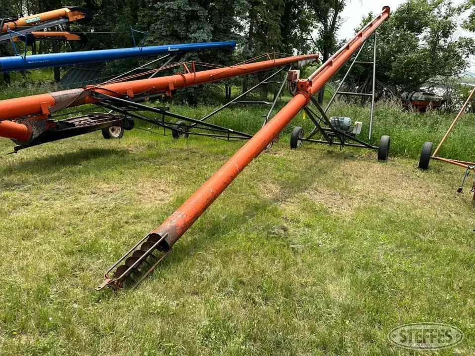 Brandt 845 Straight Auger