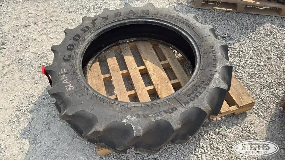Goodyear 320/85R34 tire Tractor-Implement Tire