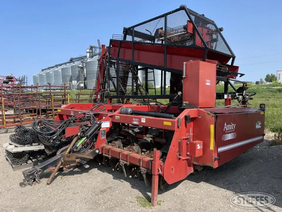 Amity Sugarbeet Harvester