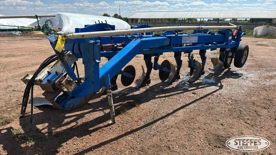 DMI 840 Plow
