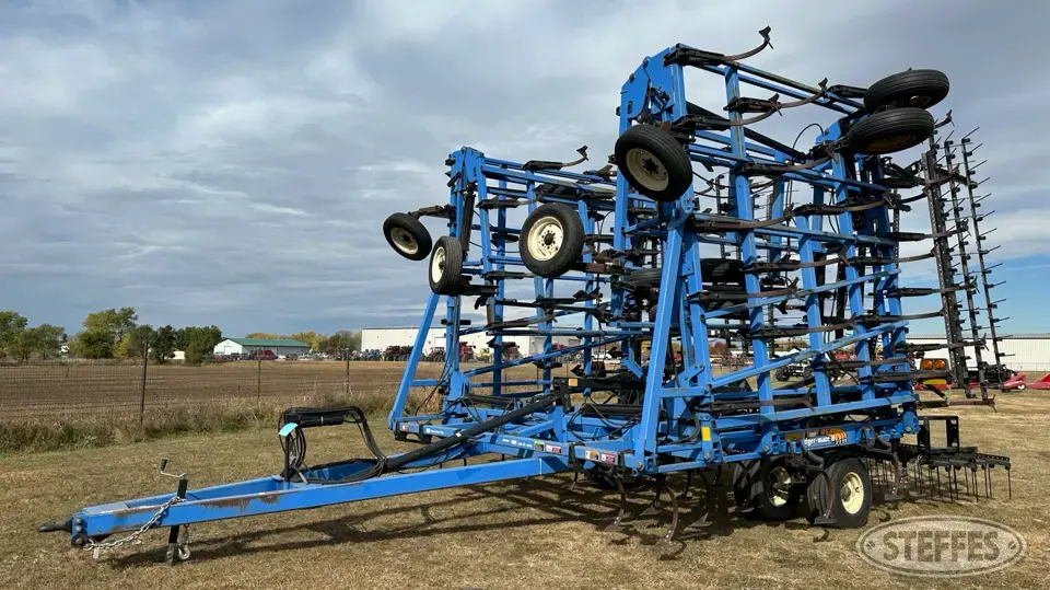 2006 DMI Tiger-Mate II Field Cultivator