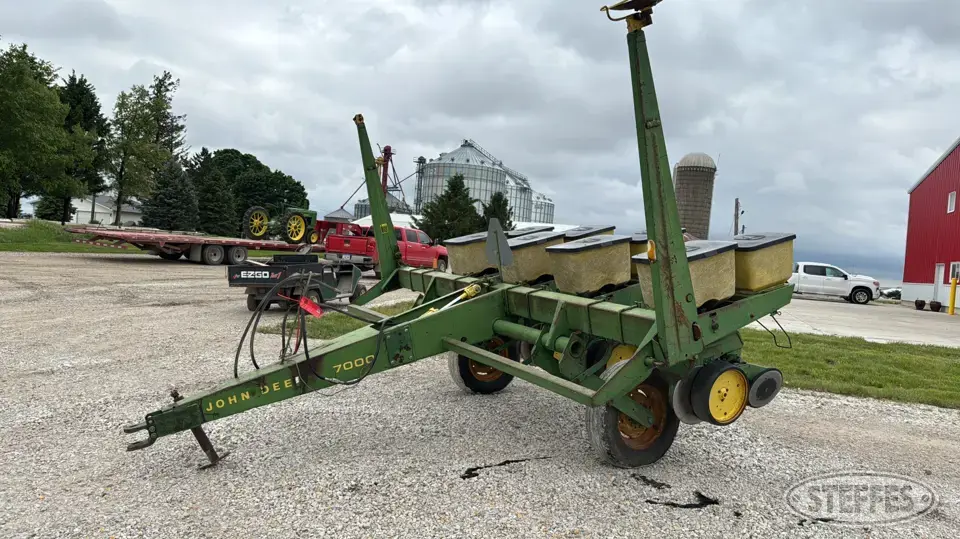 John Deere 7000 Less Than 12 Row Planter