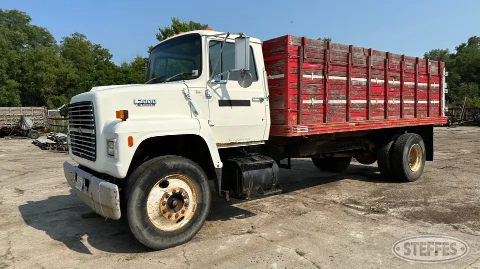1988 Ford L7000 Dump Truck