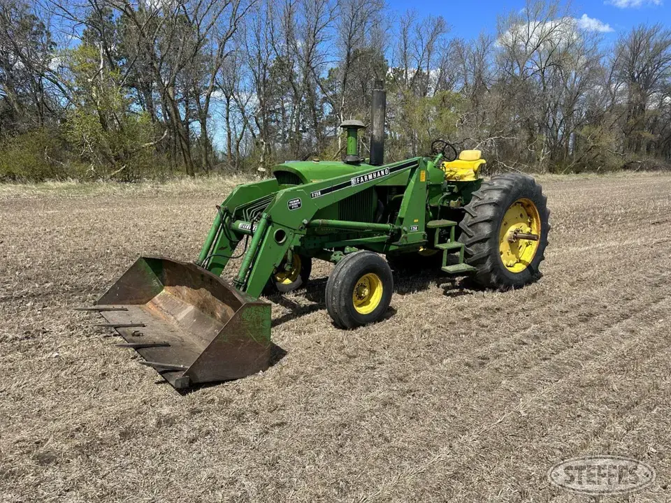 1972 John Deere 4320 2WD Tractor