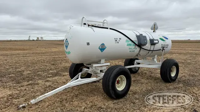 National 1,450 gal. NH3 tank