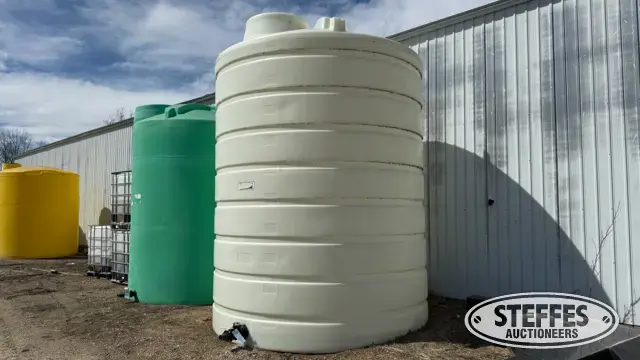 Enduraplas 5,000 gal. poly tank