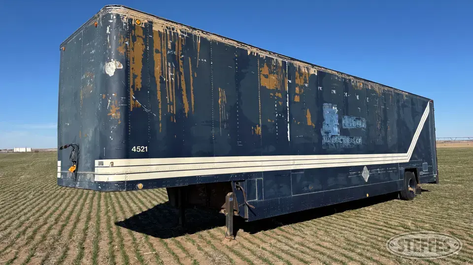 1972 Fruehauf W27-NX-F1-42 Van Trailer