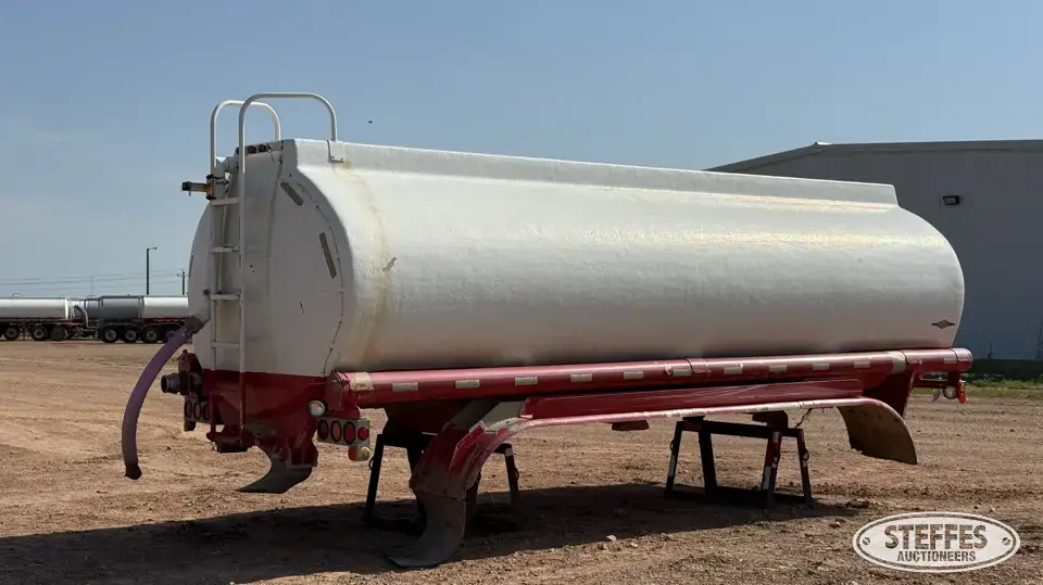 1989 Beall BFT-42-1 4,200 gal. Tank Truck