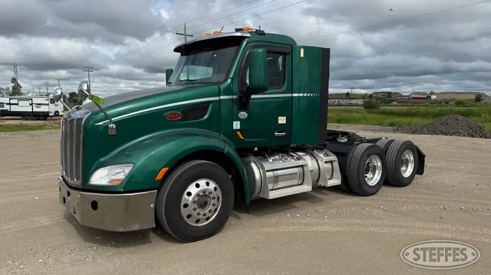 2014 Peterbilt 579 Conventional Truck without Sleeper