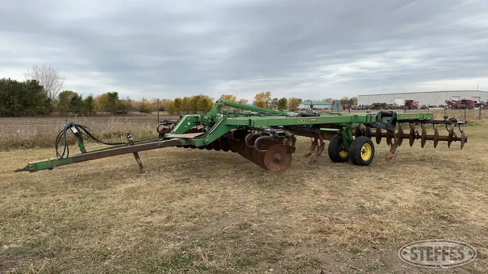 John Deere 510 Ripper