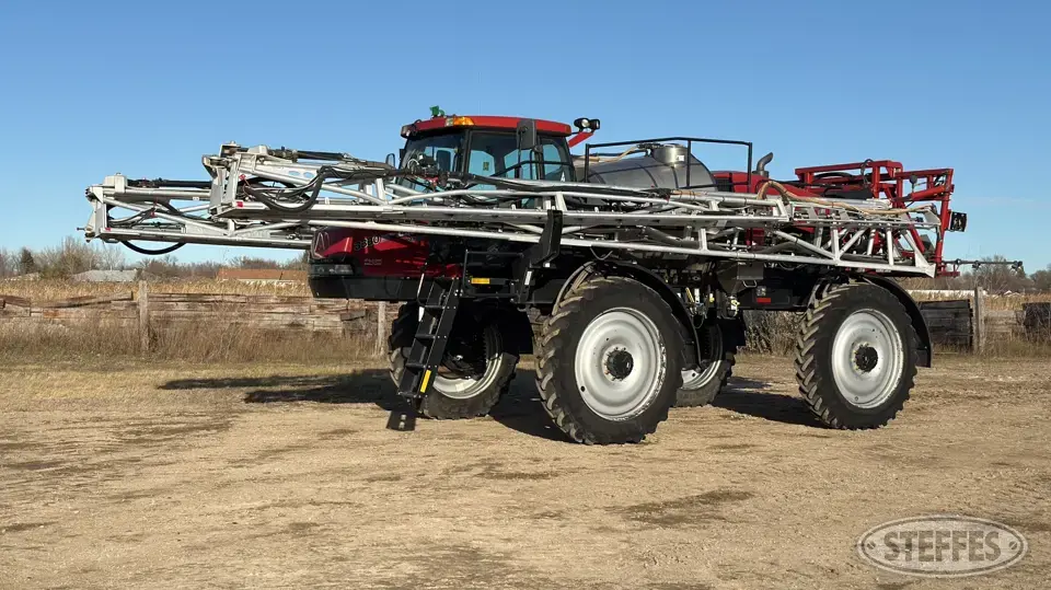 2013 Case IH Patriot 3330 Self-Propelled Sprayer