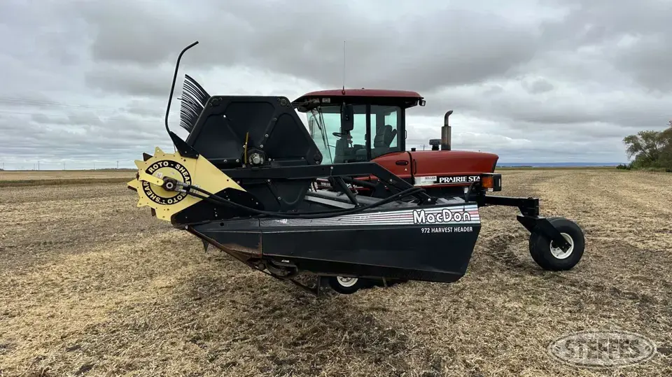 2002 Prairie Star 4952 Self-Propelled Swather