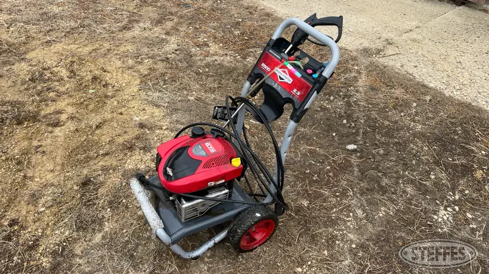 Briggs & Stratton Farm Support Item
