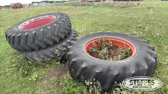 (5) Tractor tires