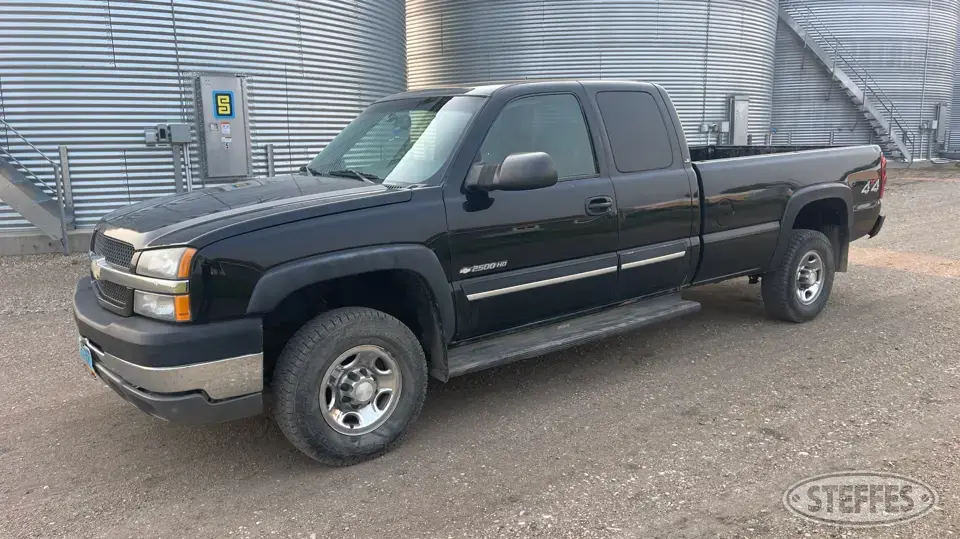 2003 Chevrolet Silverado 2500HD 3 Quarter Ton Pickup