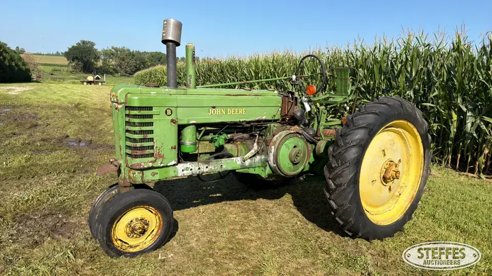 1947 John Deere B 2WD Tractor