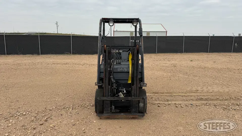 Toyota 8FGCU25 Warehouse Forklift