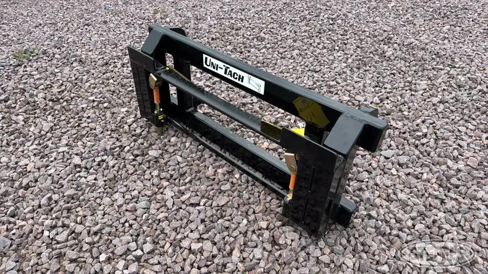 2023 MDS 5219B Tractor Loaders and Attachment