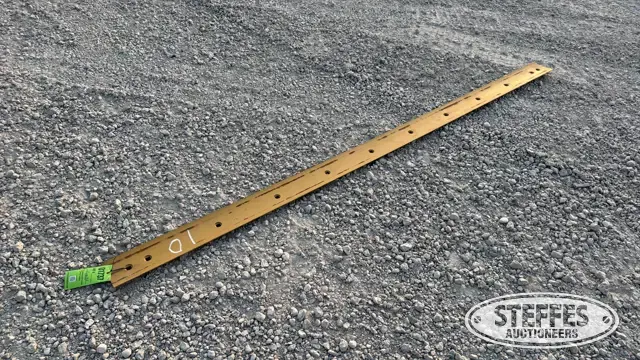 Steel cutting edge