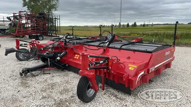 2021 Amity 3750